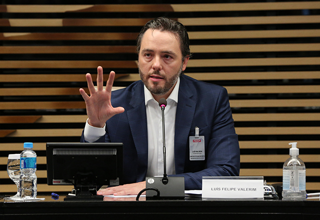 AV ResÍduos - Luis Felipe Valerim